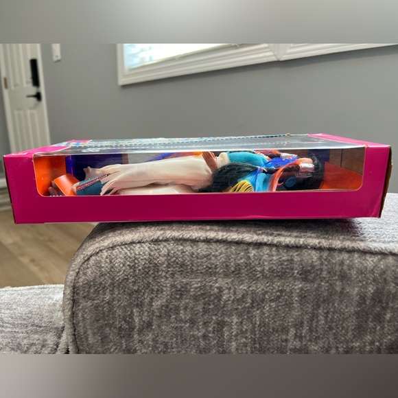 *New In Box* Vintage 1993 Special Edition, Second Edition Native American Barbie - Picture 5 of 12